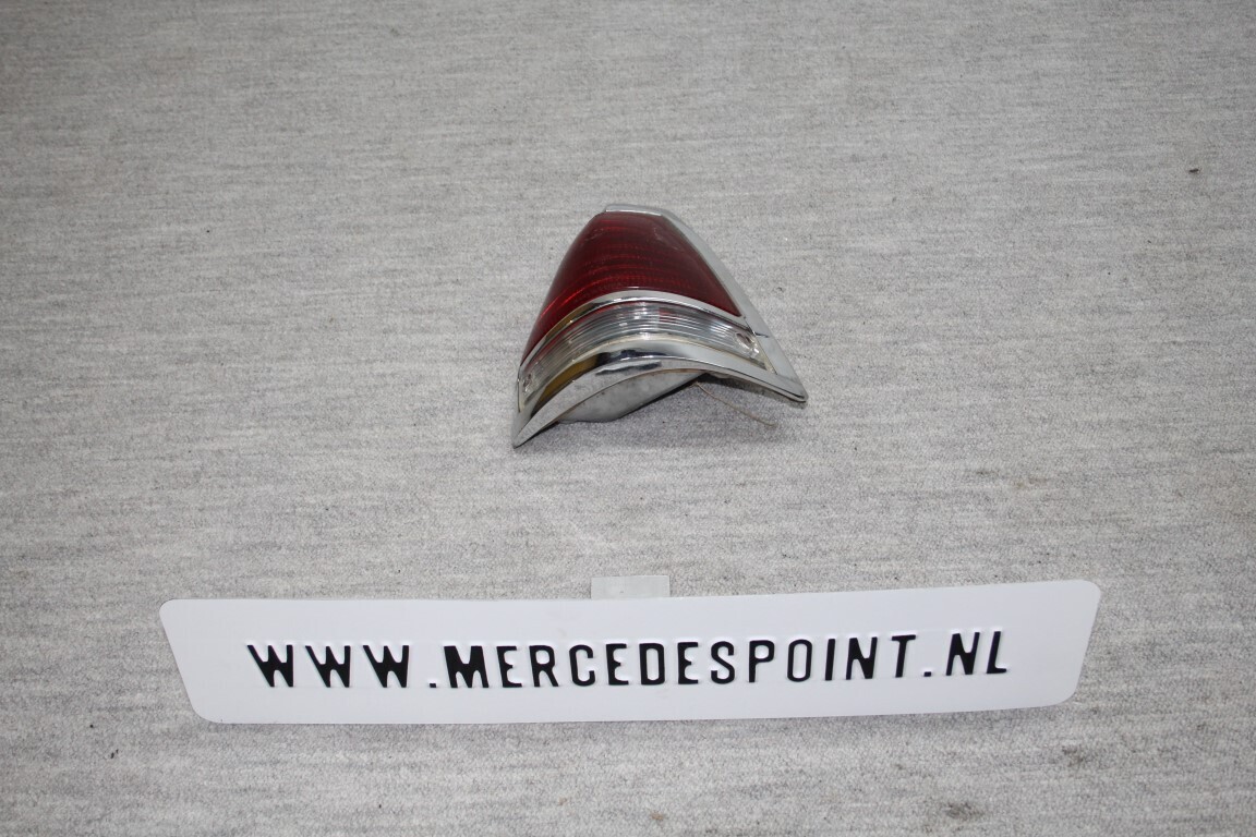 Achterlicht rechts W 110 / 111 Station