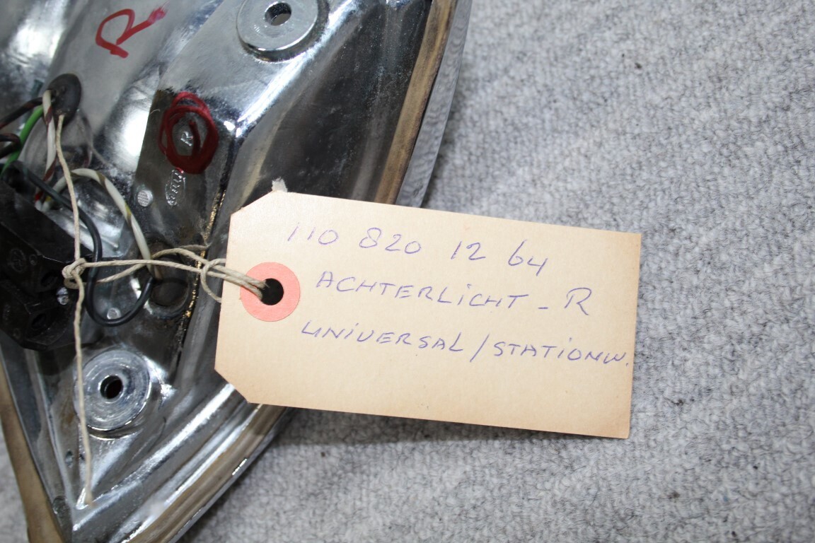 Achterlicht rechts W 110 / 111 Station