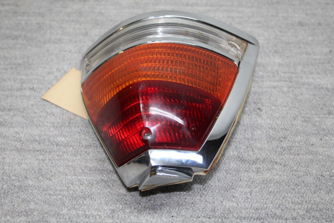 Achterlicht links W 110 / 111 Station