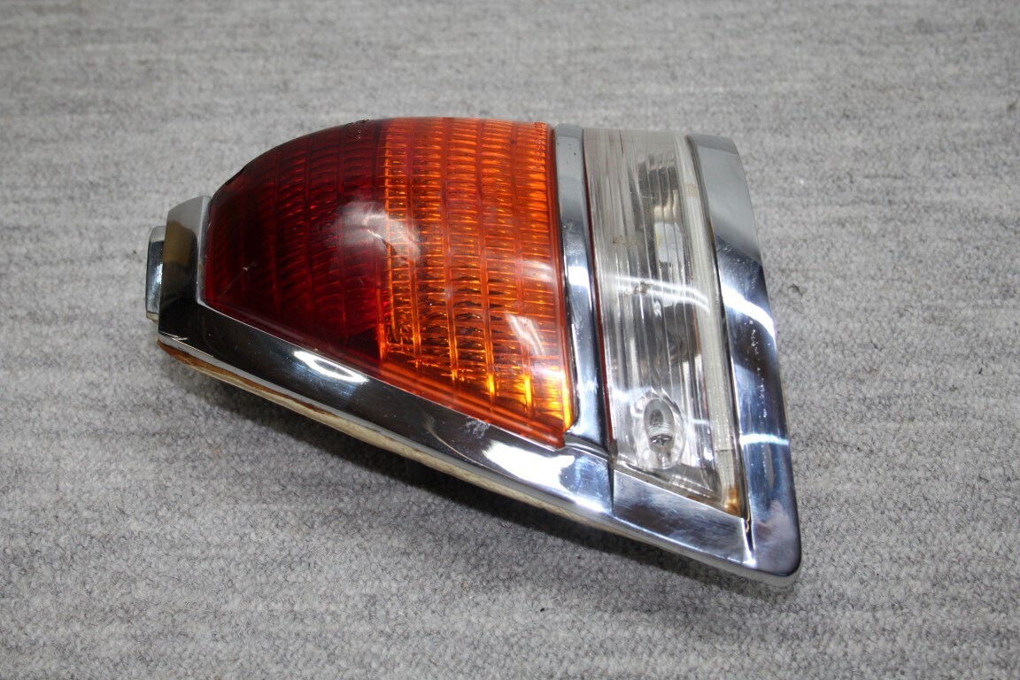 Achterlicht links W 110 / 111 Station