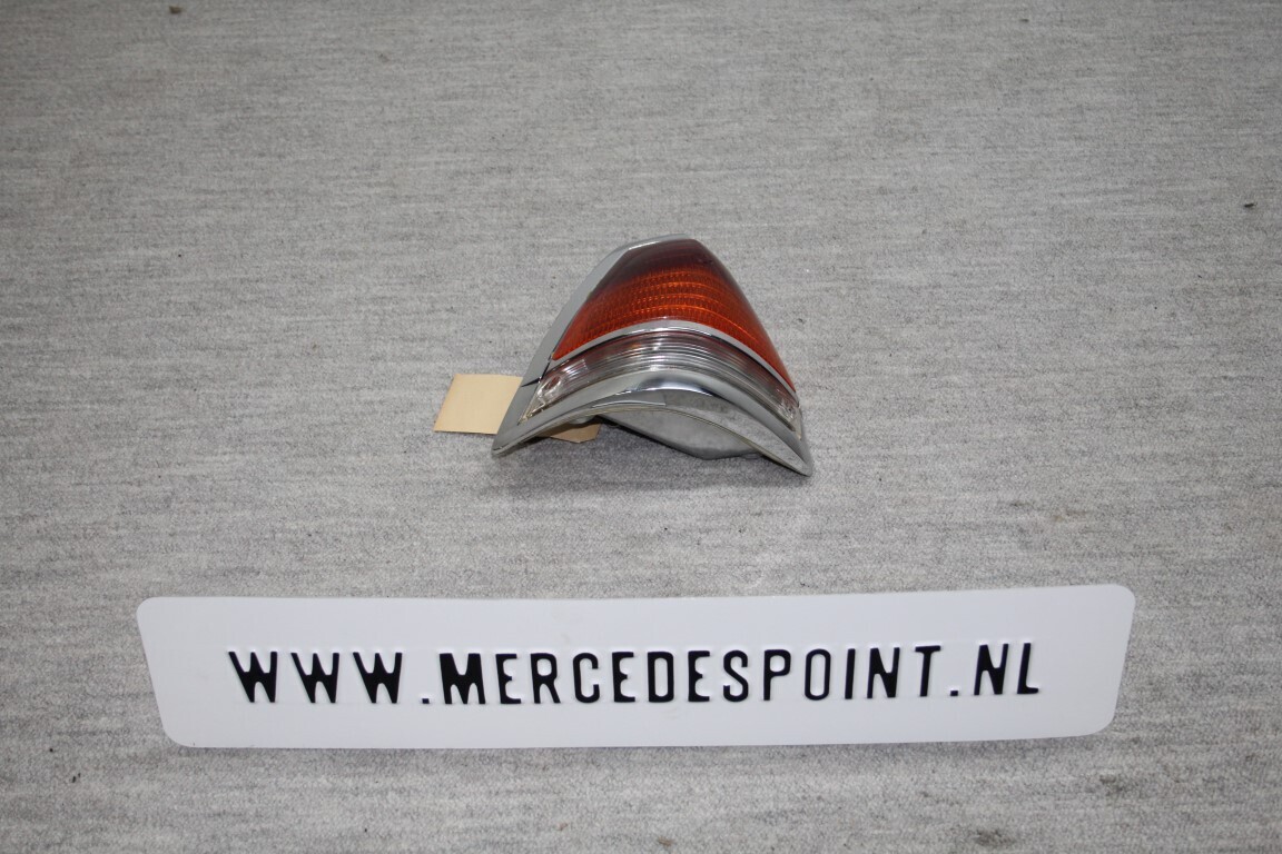 Achterlicht links W 110 / 111 Station