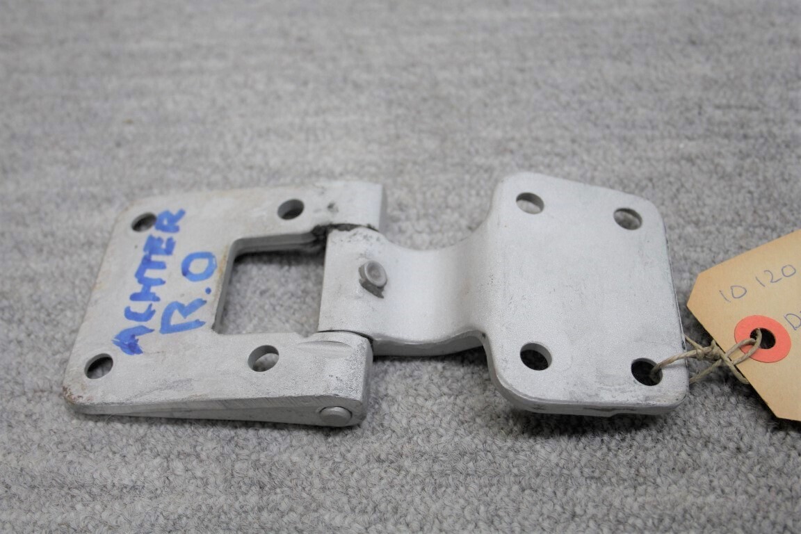 Deurscharnier achterdeur rechts onder