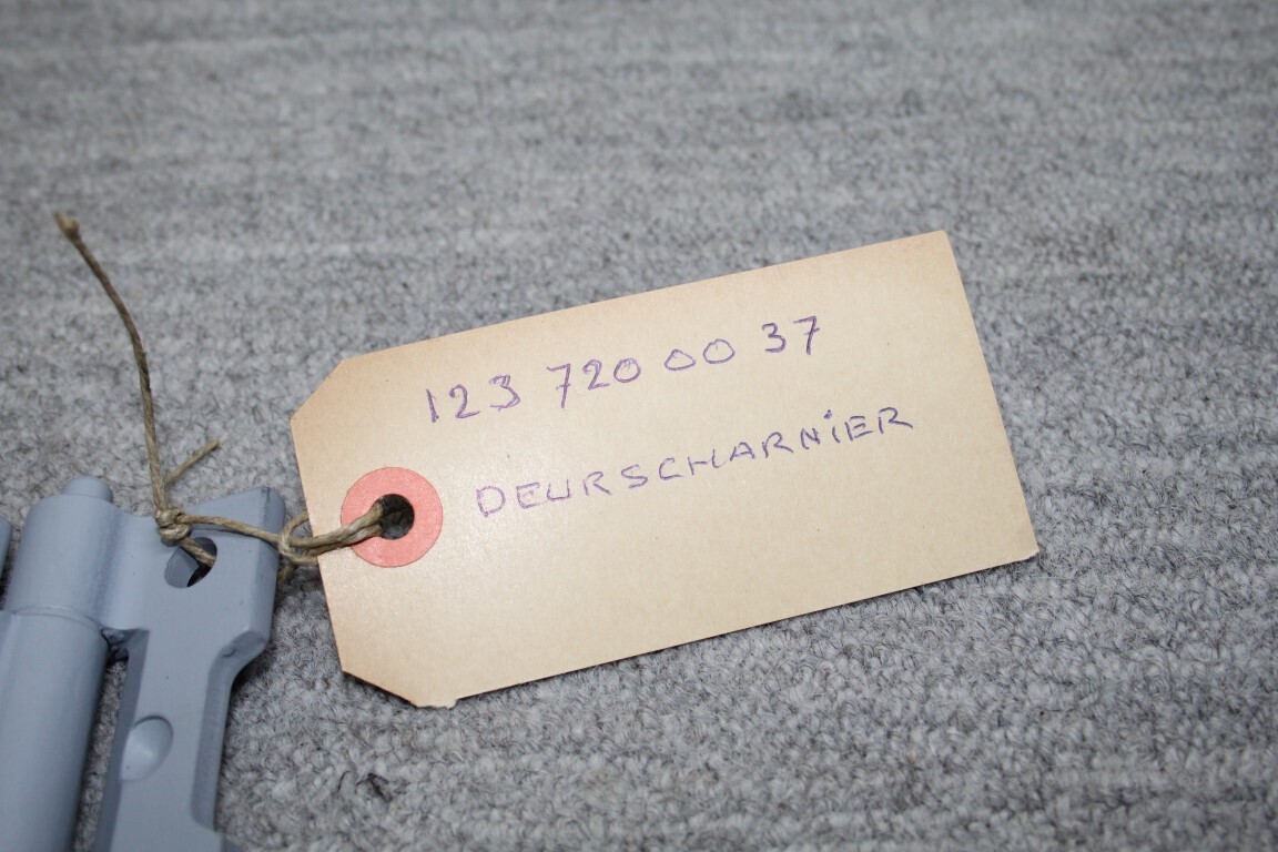 Deurscharnier voordeur