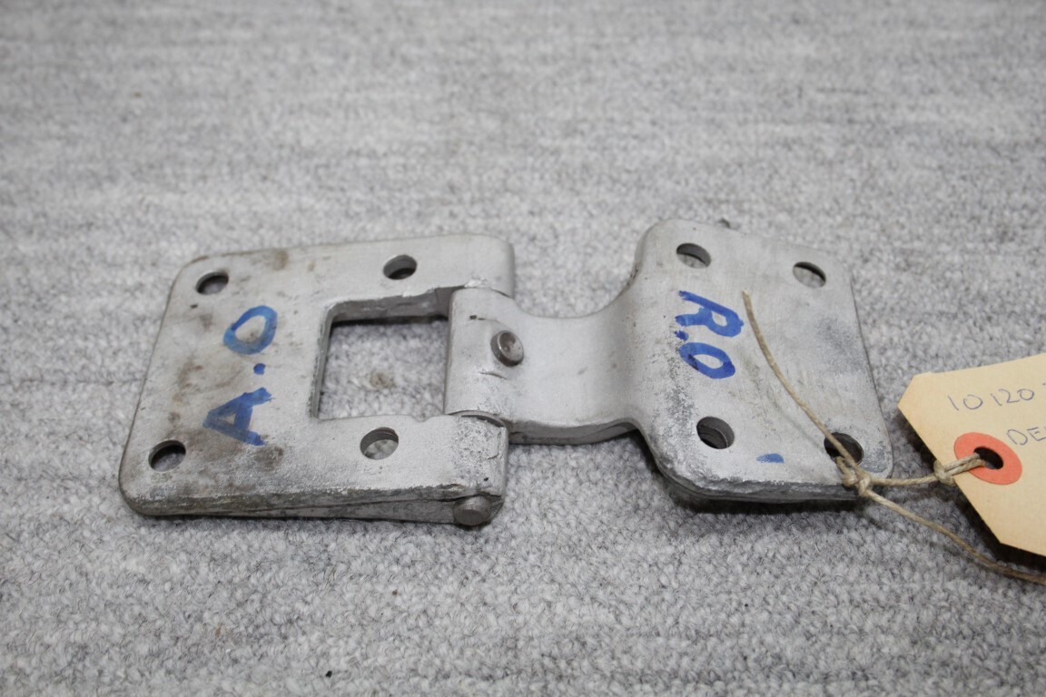 Deurscharnier achterdeur links boven