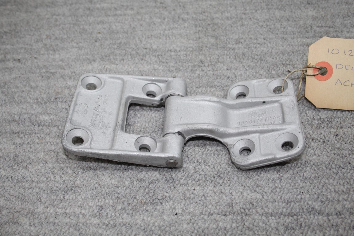 Deurscharnier achterdeur rechts boven