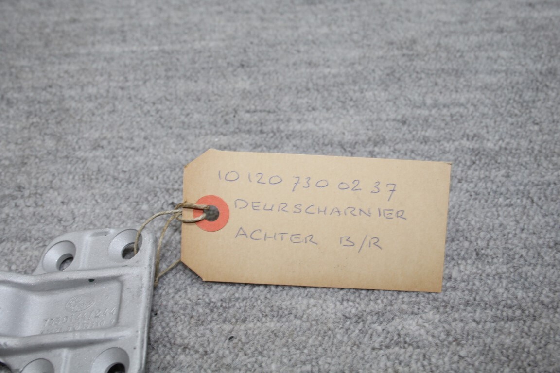 Deurscharnier achterdeur rechts boven