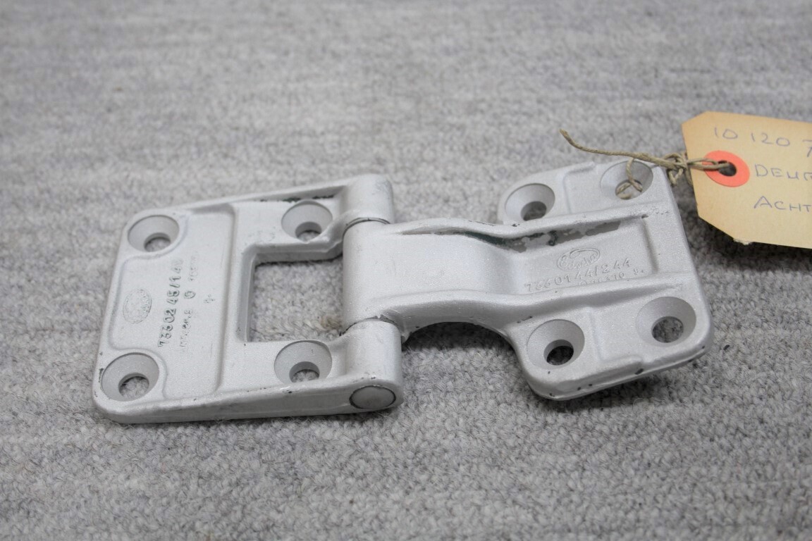 Deurscharnier achterdeur rechts onder