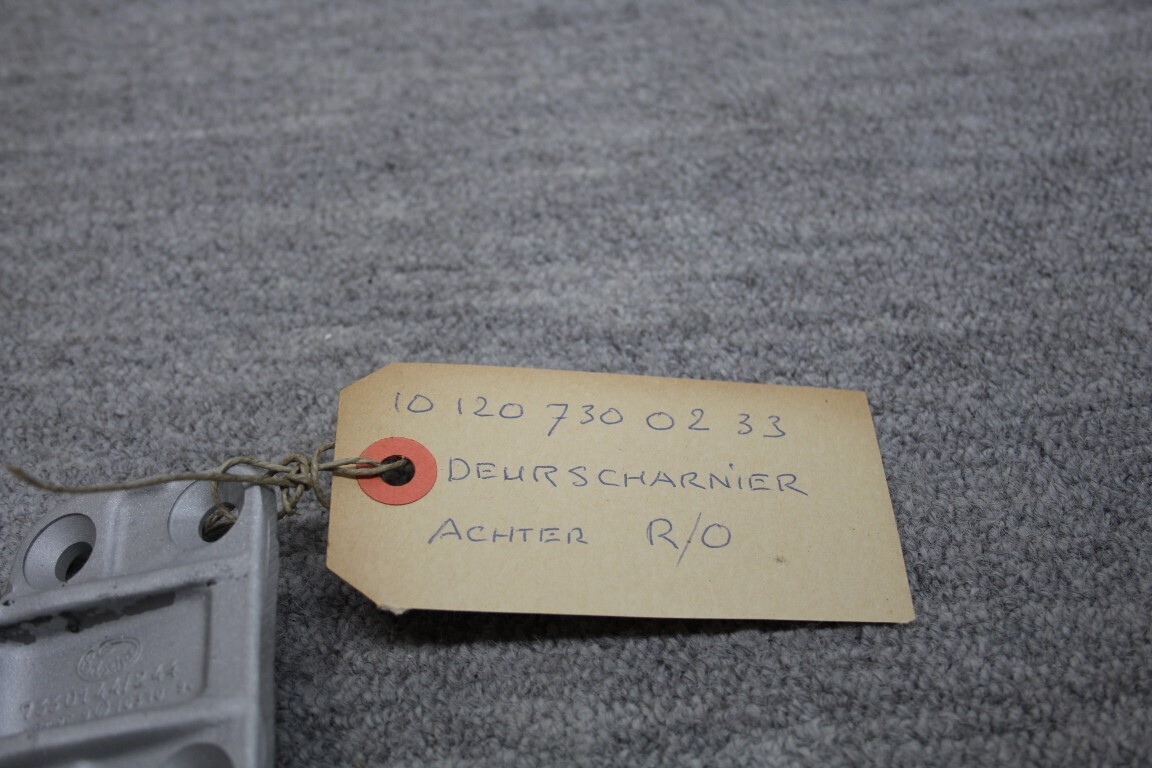 Deurscharnier achterdeur rechts onder