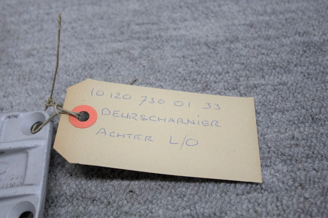 Deurscharnier achterdeur links onder