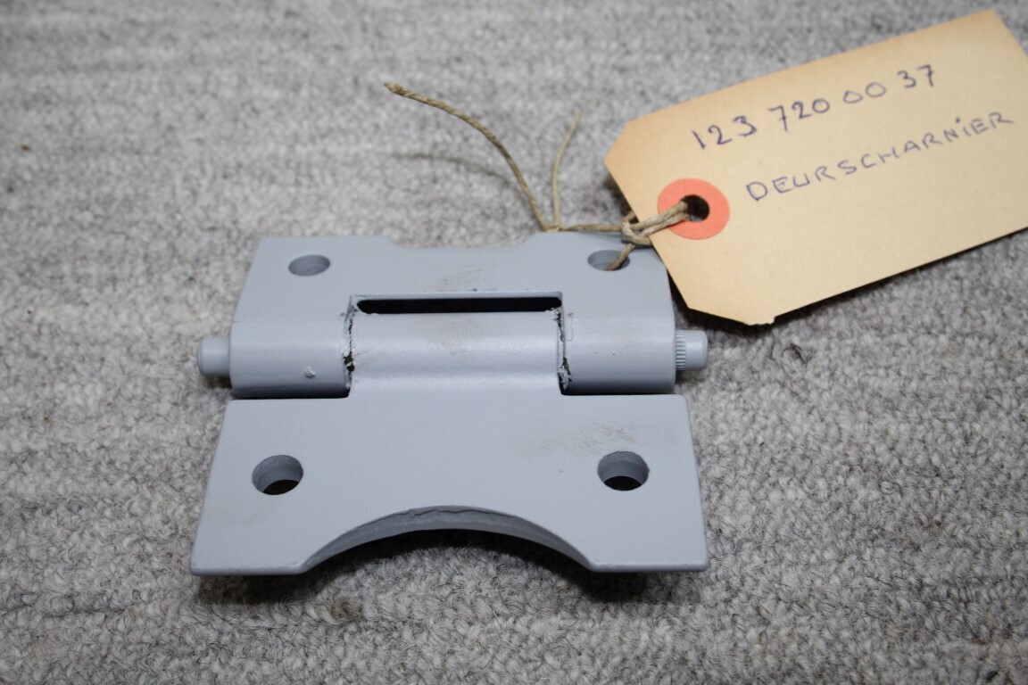 Deurscharnier voordeur