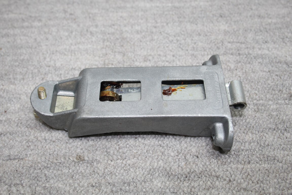 Deurvanger W 114 / 115