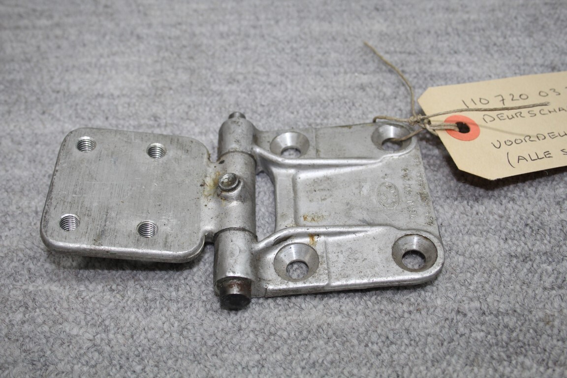 Deurscharnier voordeur links boven