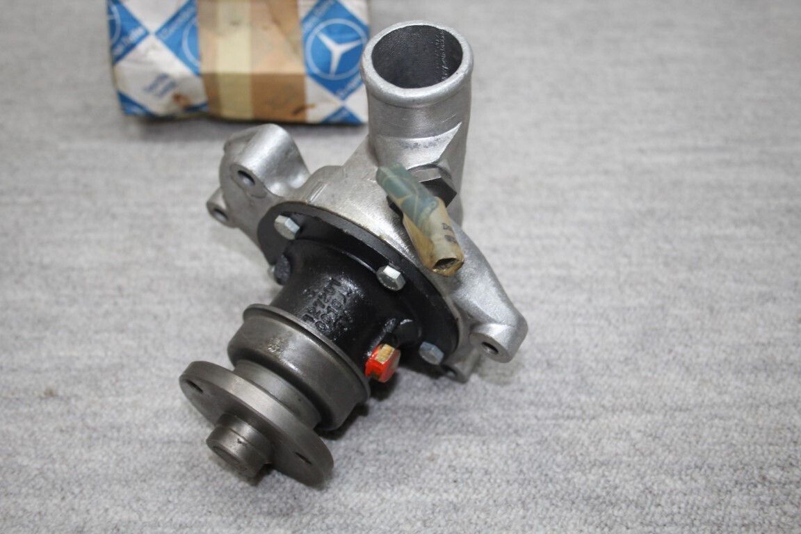 Waterpomp + huis (Nieuw)