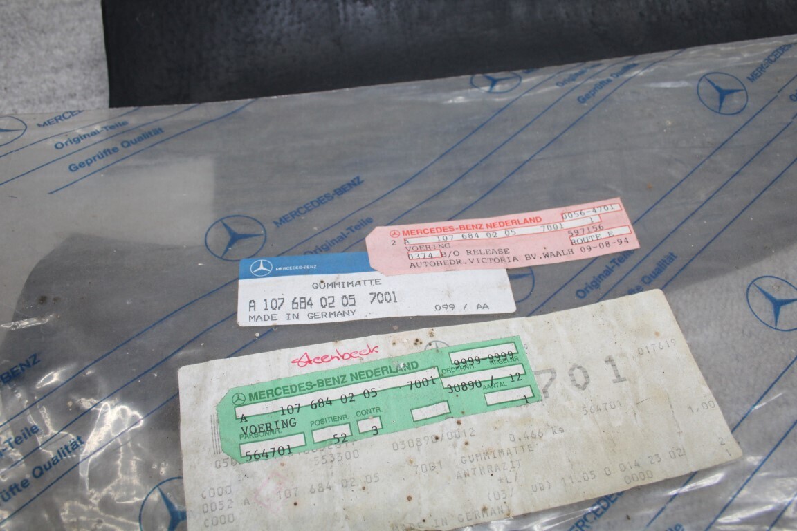 Rubber mat voor in de kofferbak rechts