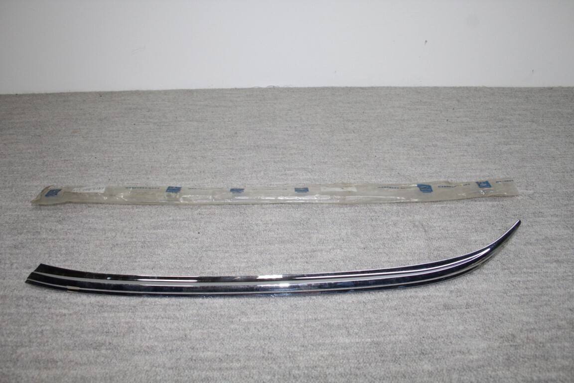 Chromestrip C zuil links Chromestrip C zuil links