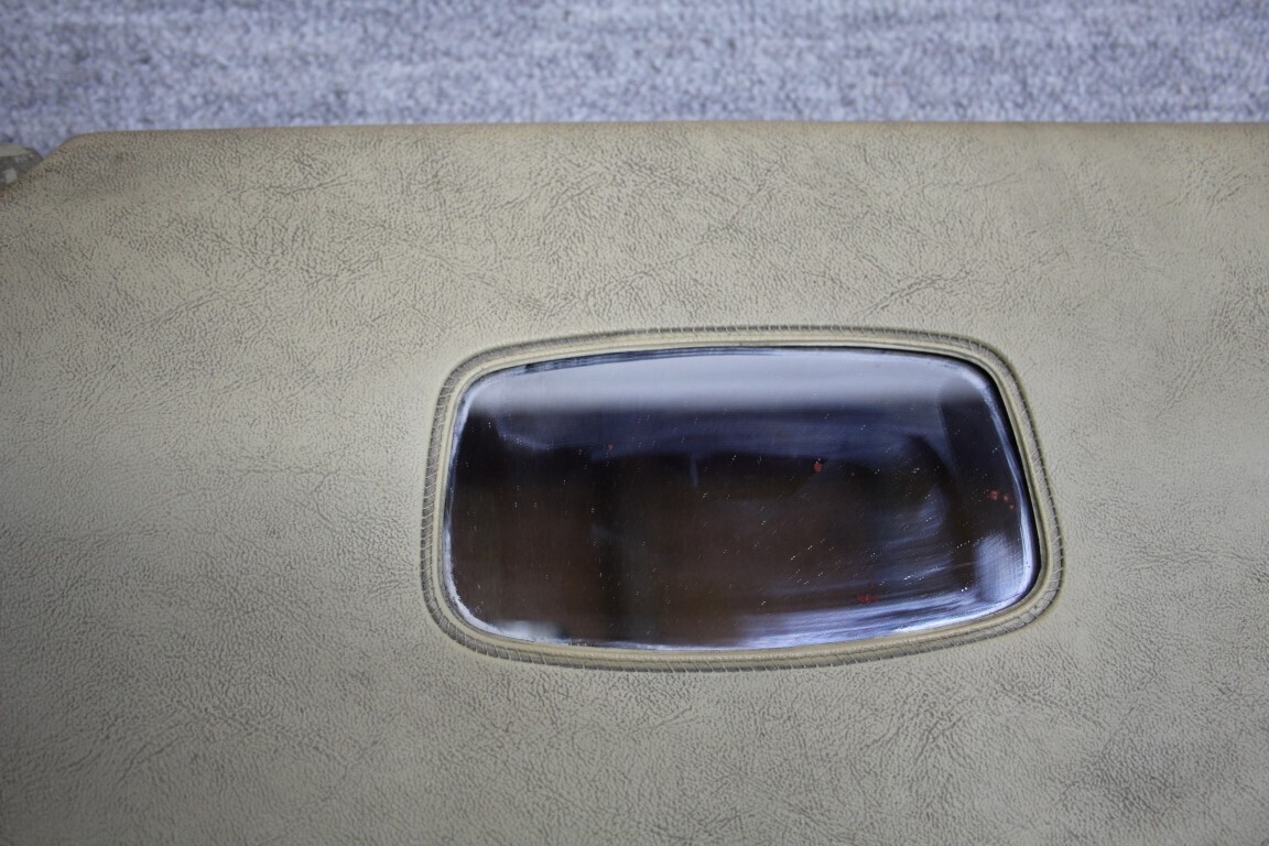 Zonneklep rechts Zonneklep rechts