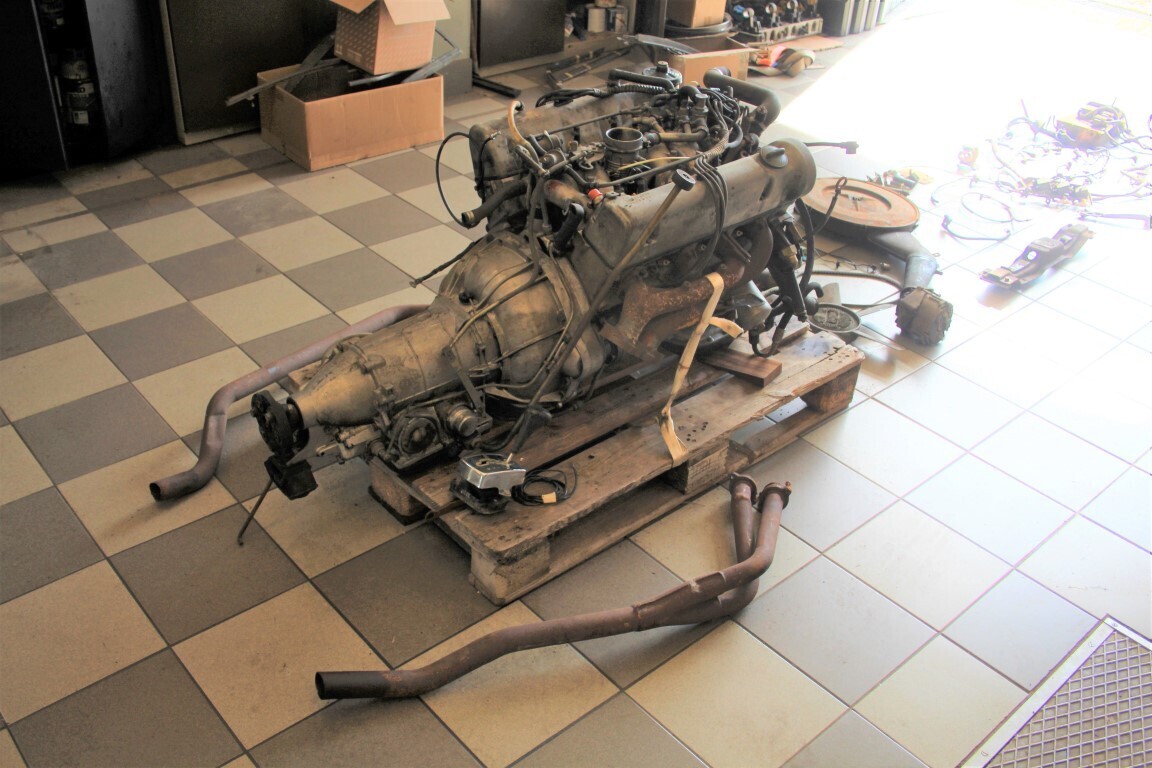 W 111 Flachkuhler Coupe / Cabriolet motor