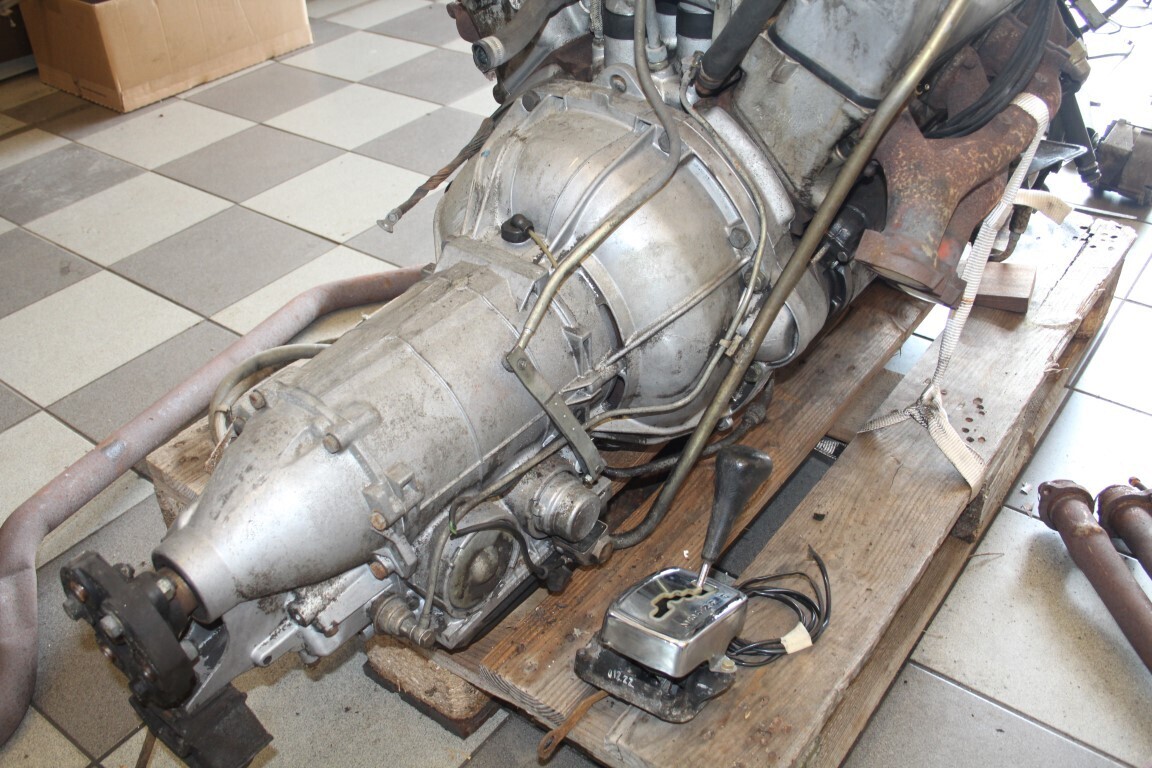 W 111 Flachkuhler Coupe / Cabriolet motor