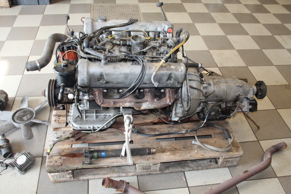 W 111 Flachkuhler Coupe / Cabriolet motor