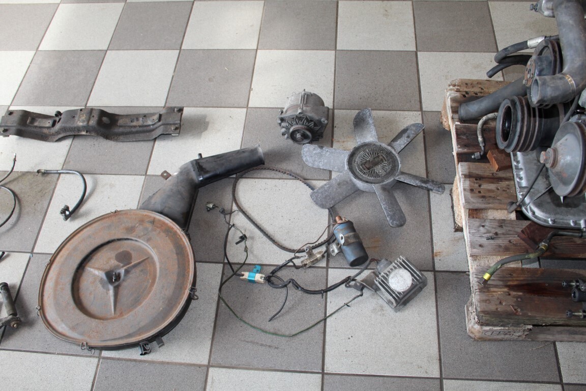 W 111 Flachkuhler Coupe / Cabriolet motor