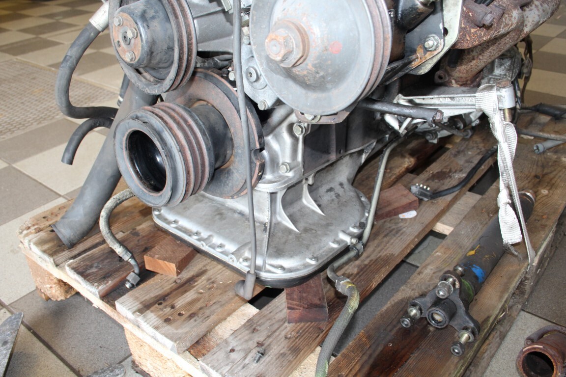 W 111 Flachkuhler Coupe / Cabriolet motor