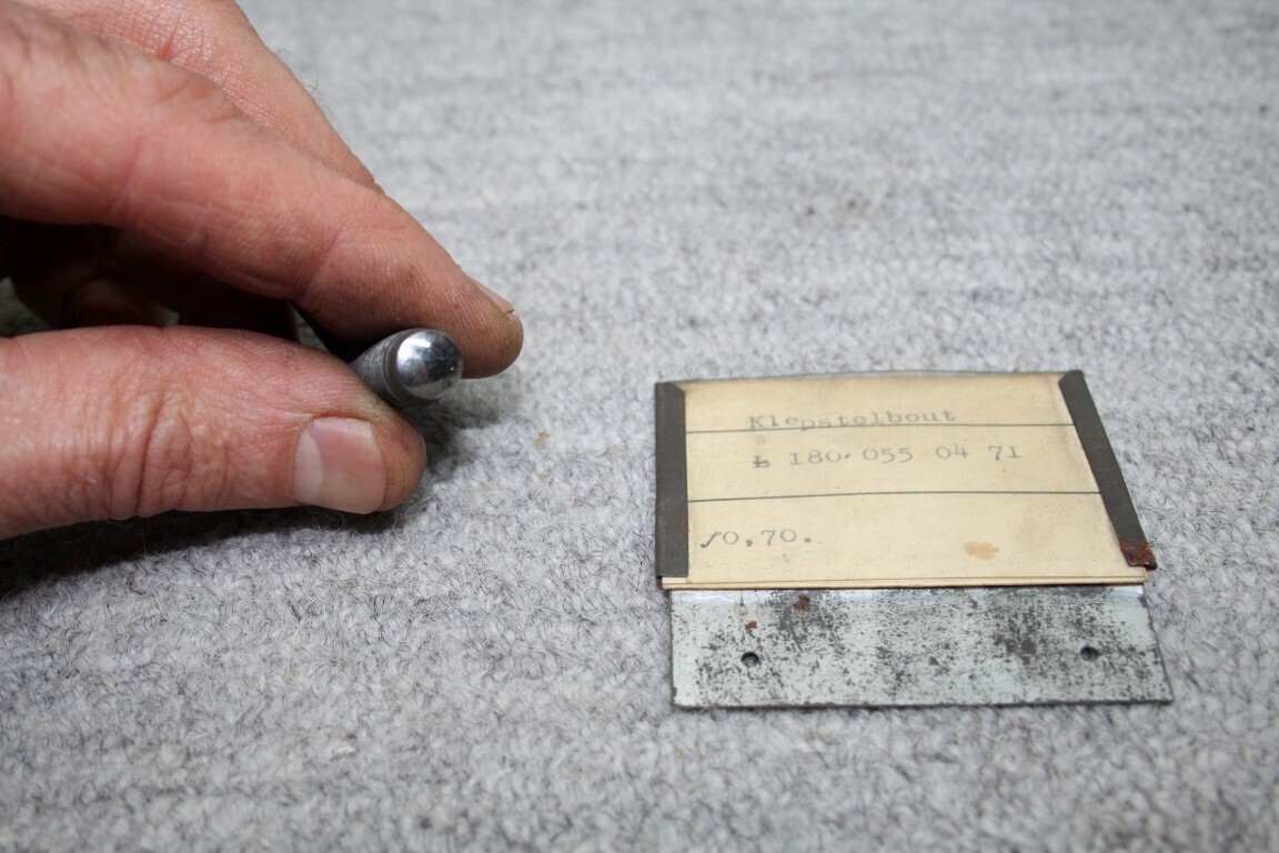 Klepstelbout uitlaat klep