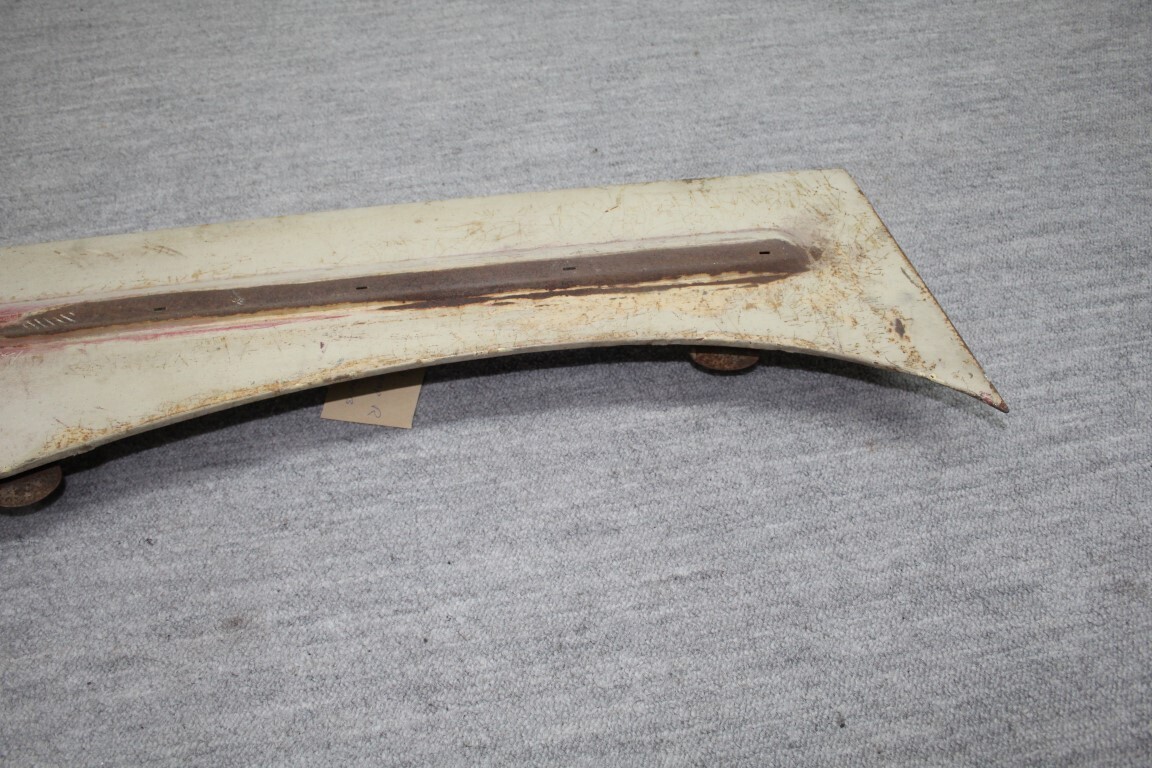 Zijkant motorkap rechts  W 187