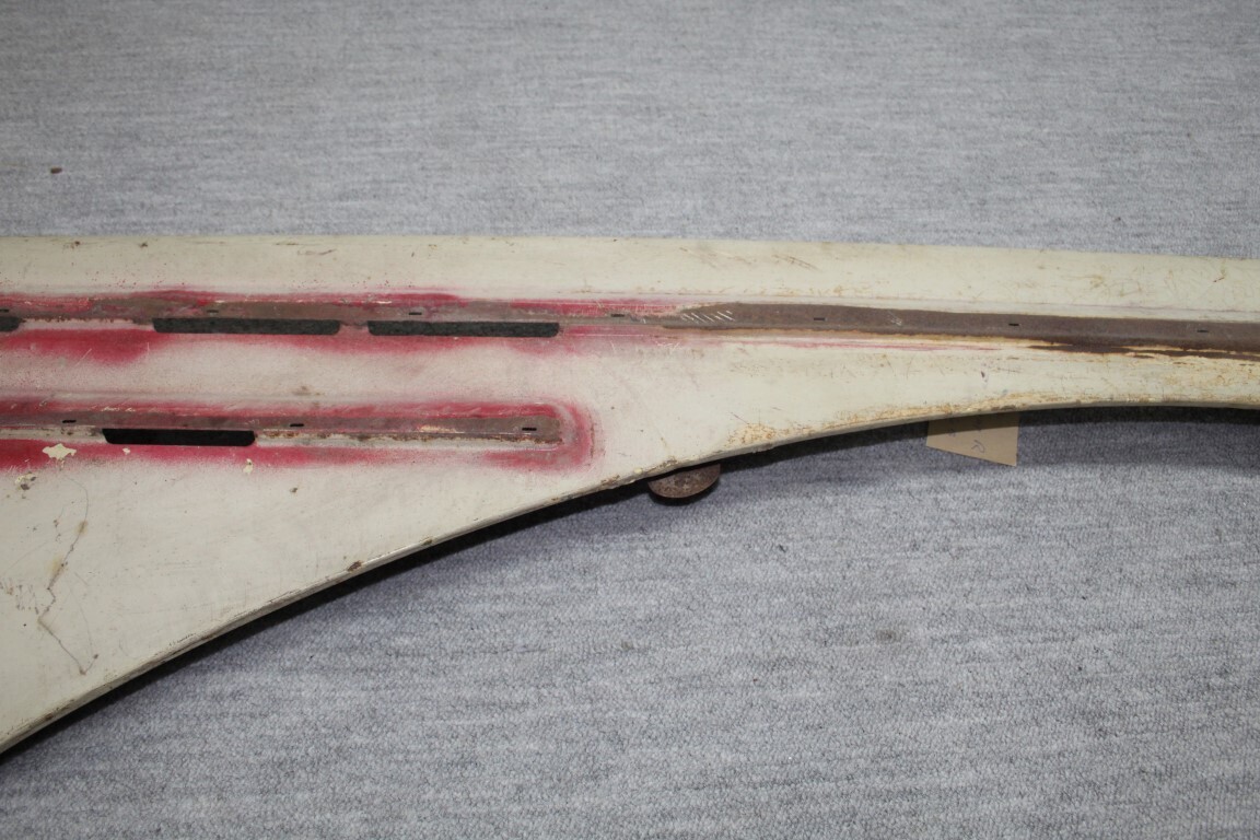 Zijkant motorkap rechts  W 187