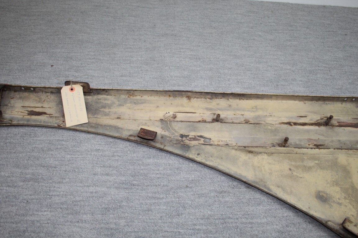 Zijkant motorkap rechts  W 187