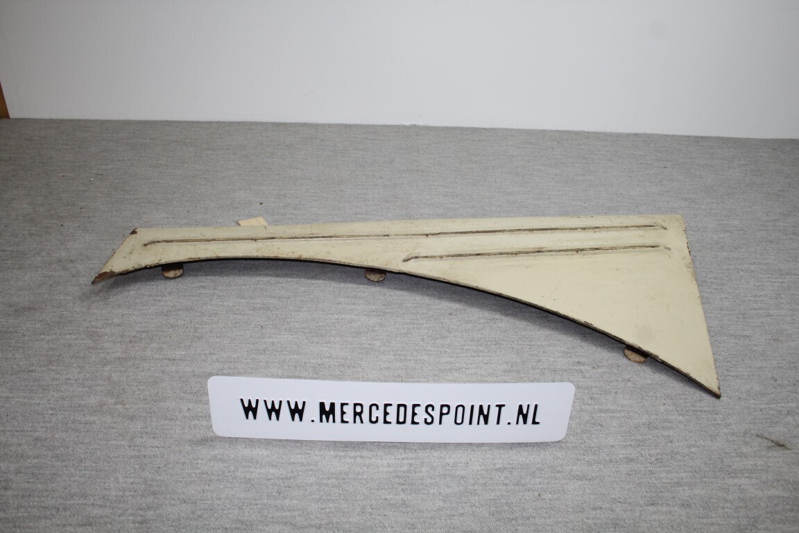 Zijkant motorkap links  W 187