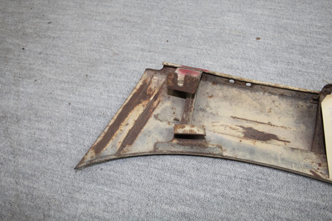 Zijkant motorkap rechts  W 187