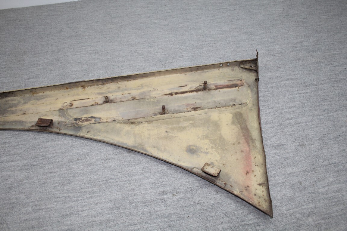 Zijkant motorkap rechts  W 187