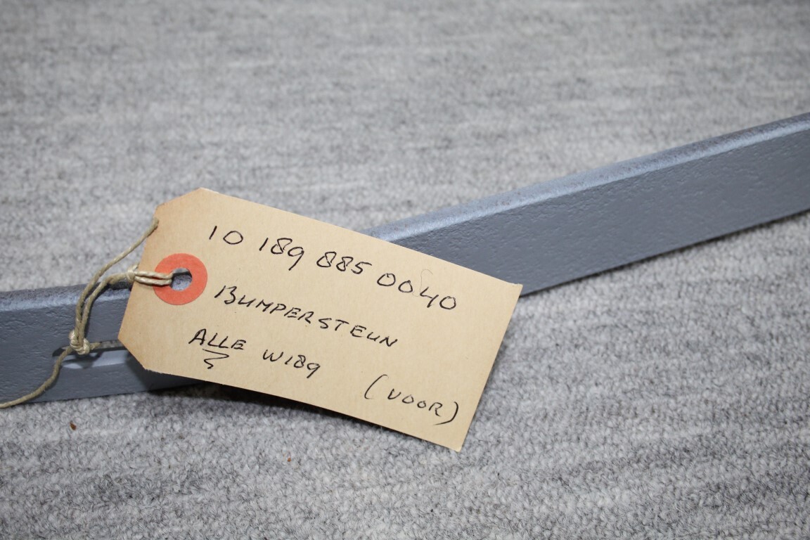 Bumpersteun midden voor W 189