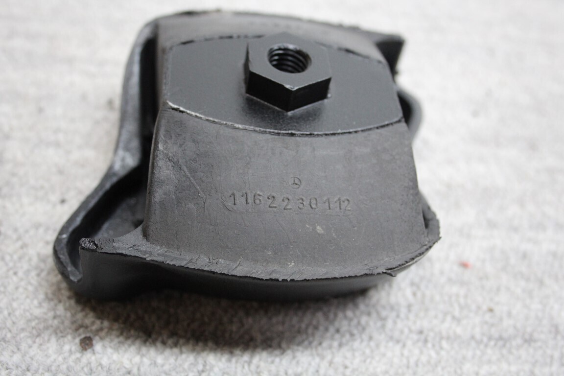 Motorsteun voor de V8 Motoren