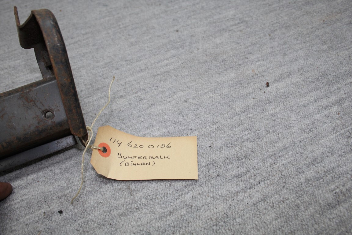 Bumperbalk binnen W 114