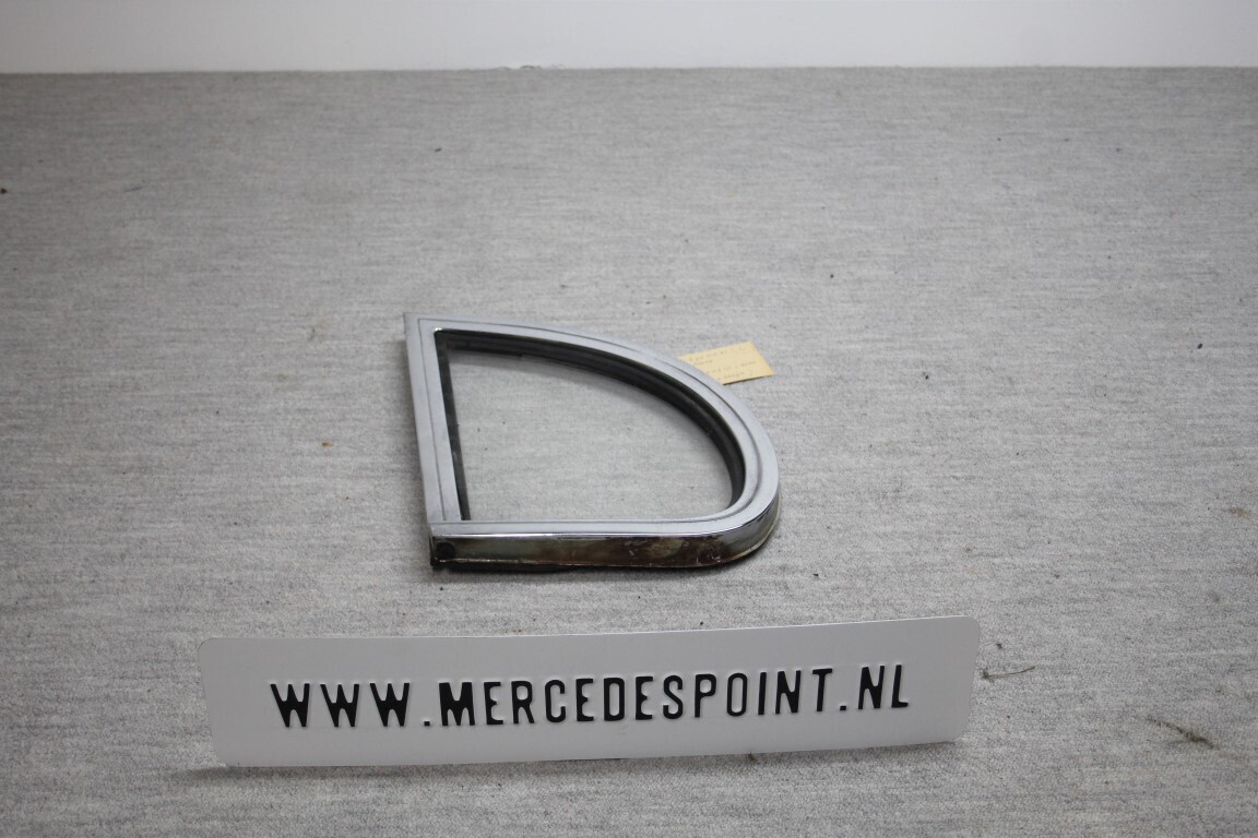 Achter raampje links W 186