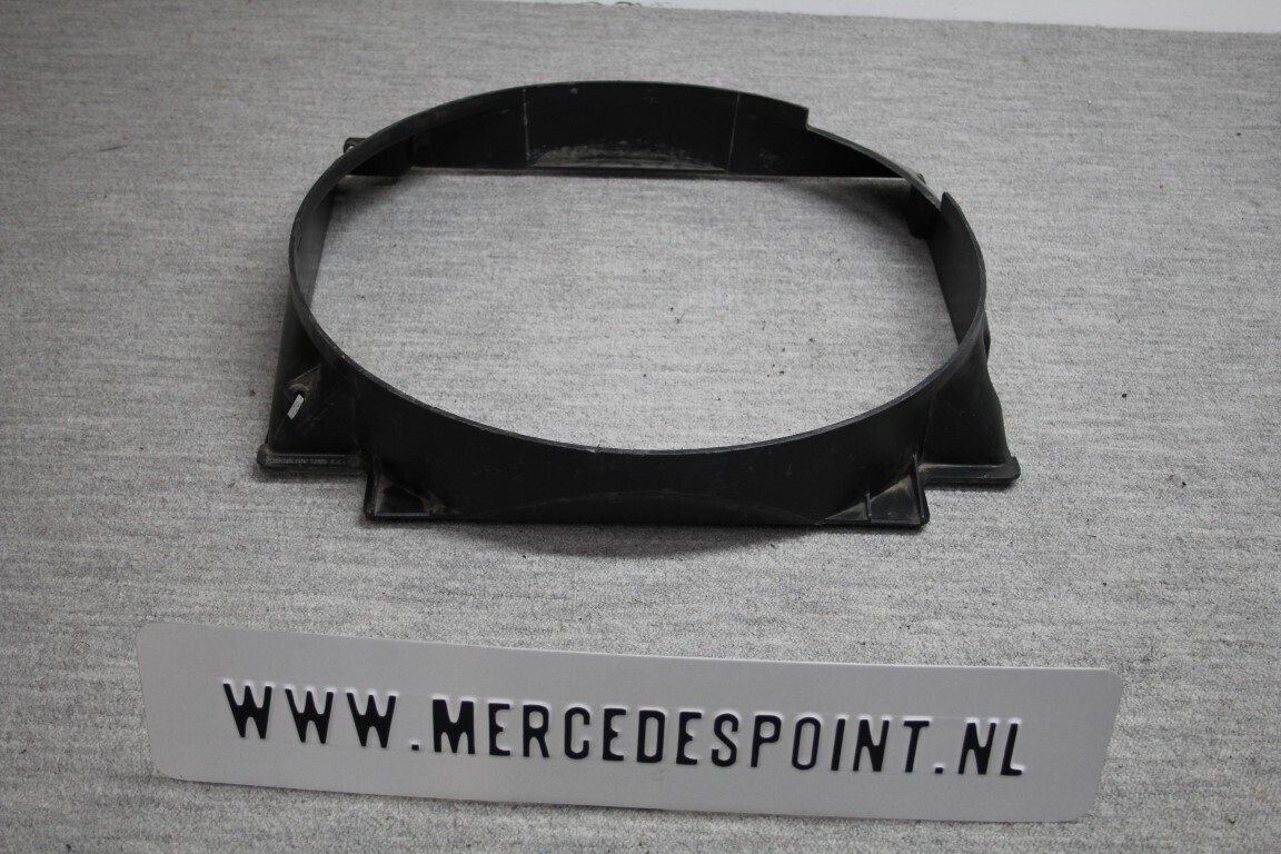 Beschermkap voor de radiateur W 123  300 TD