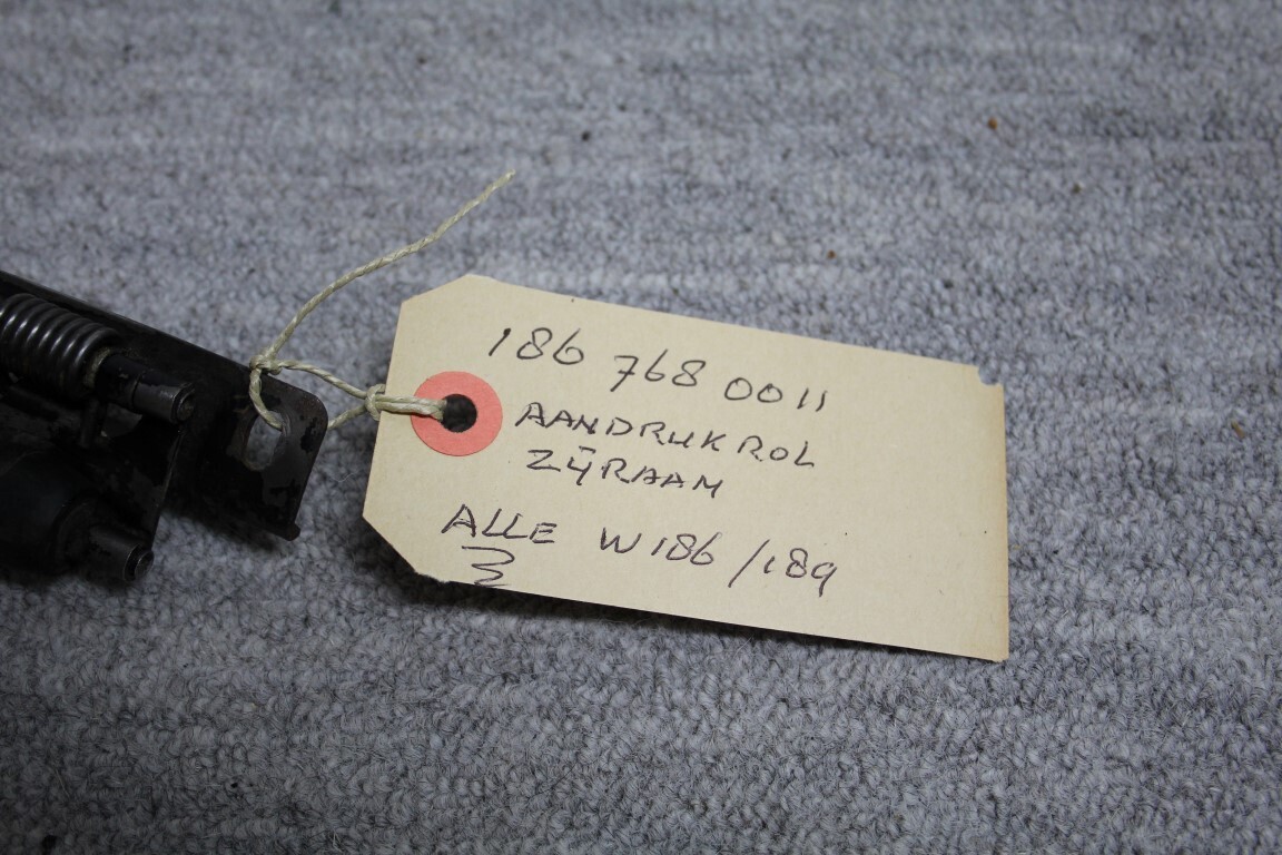 Aandrukrol voor zijraampje  W 186 / 189
