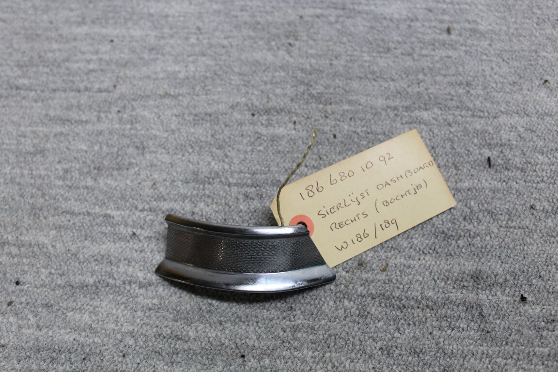 Sierlijst dashboard rechts (bochtje) Sierlijst dashboard rechts (bochtje)