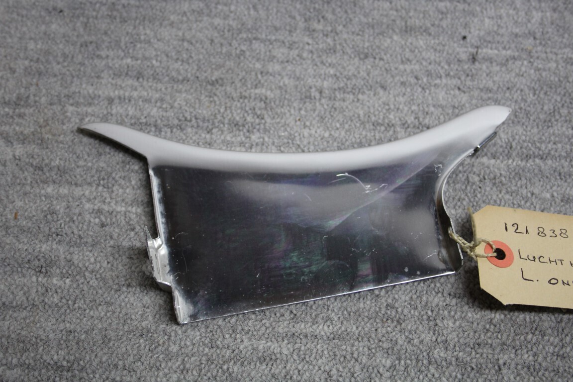 Siervleugel voorfront Links onder