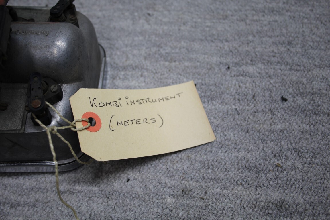 Combi instrument W111