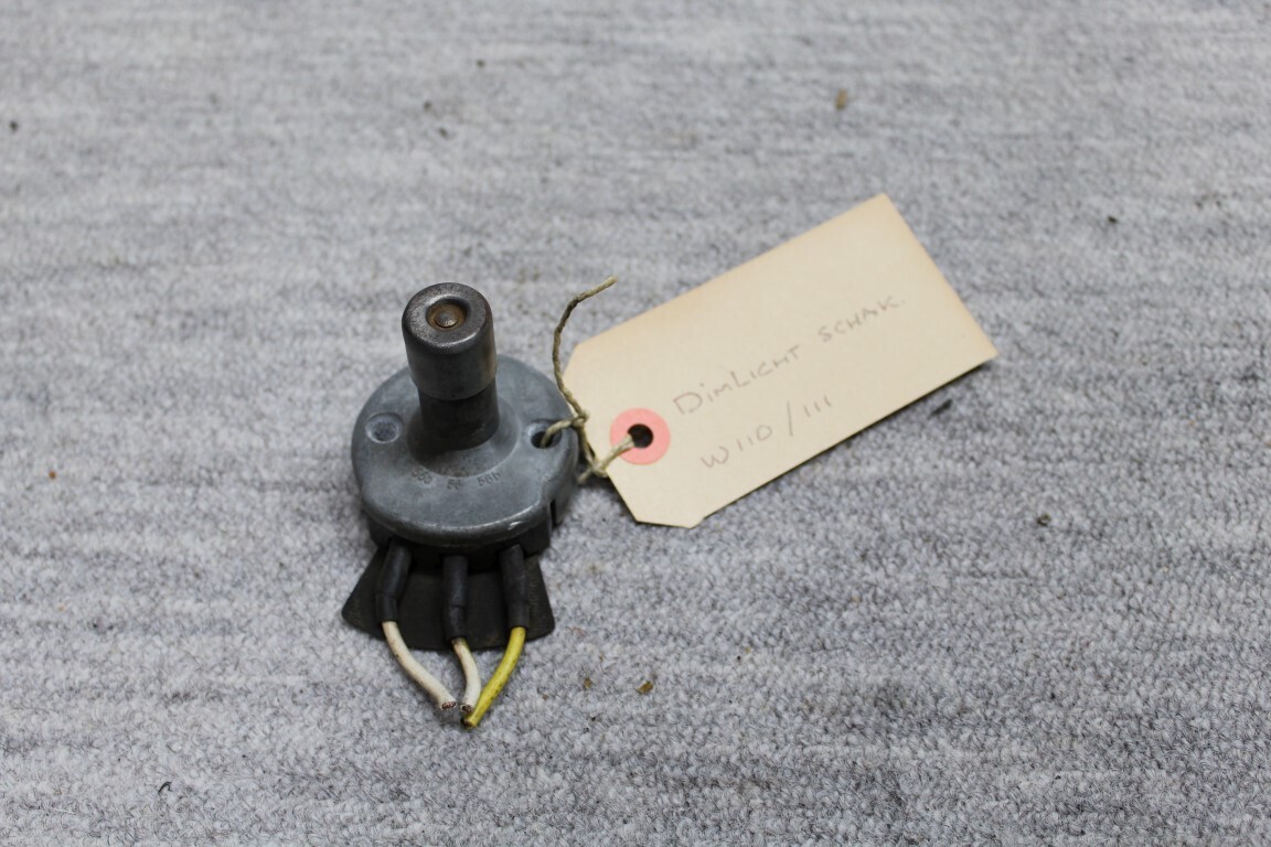 Voetbediende dimlicht schakelaar W110 / 111