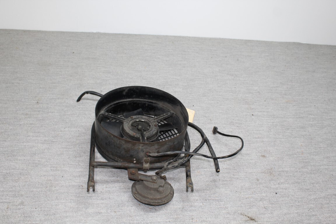 Ventilator compleet met steun en claxons W108 / 109 Ventilator compleet met steun en claxons W108 / 109
