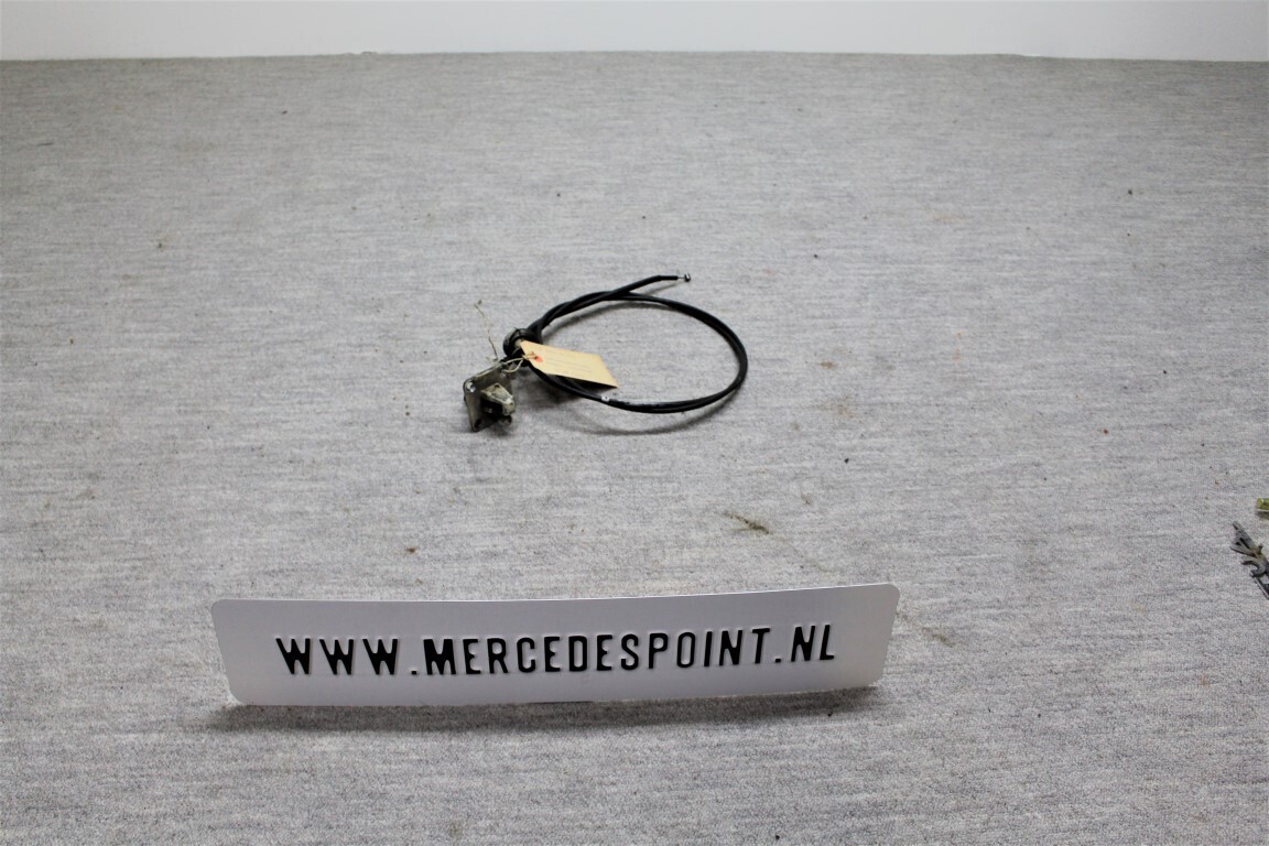 Kabel voor motorkap vergrendeling