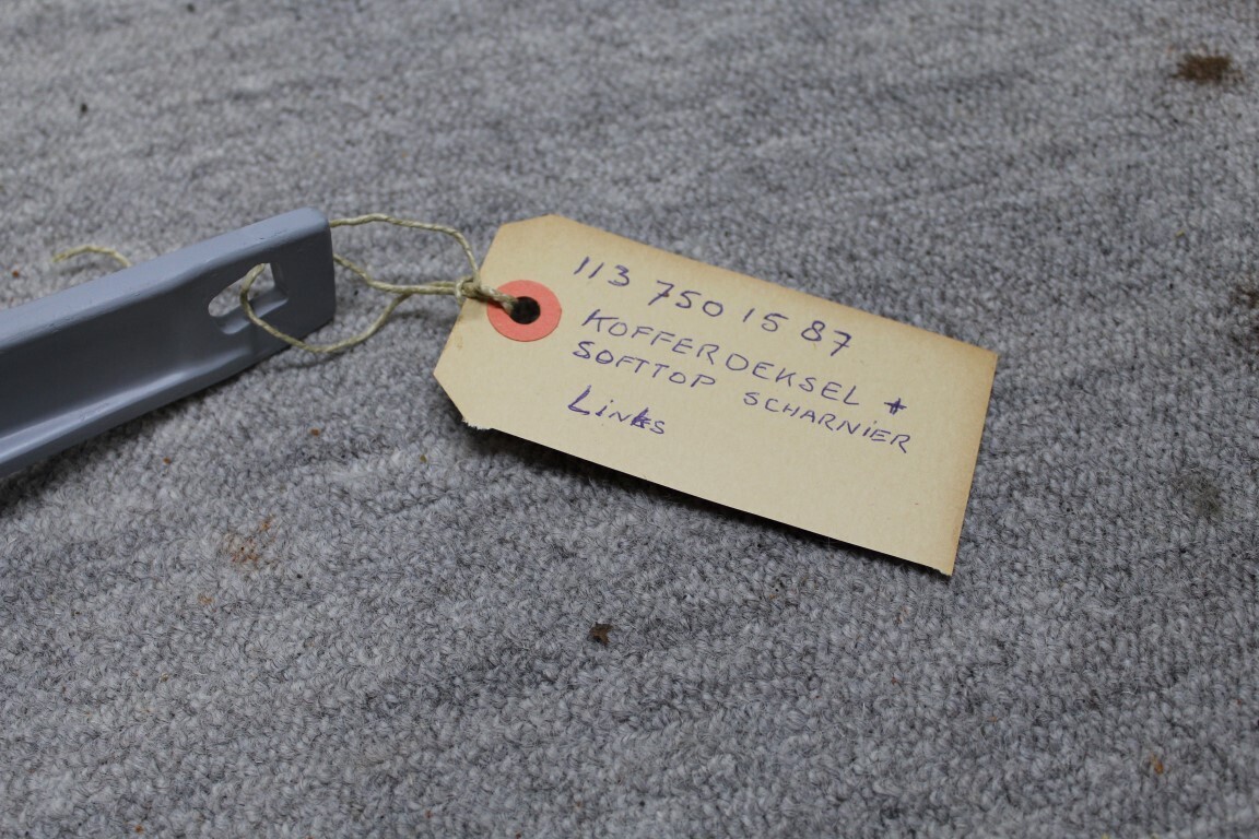 Kofferbak scharnier links R113