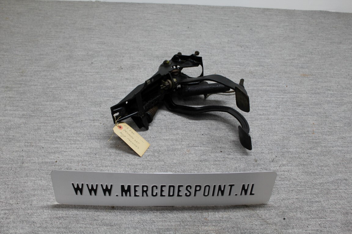 Pedalen set voor R 113 handgeschakeld