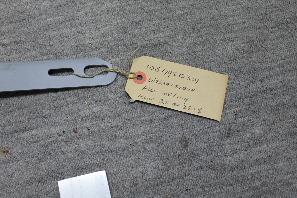 Voorpijpsteun W108