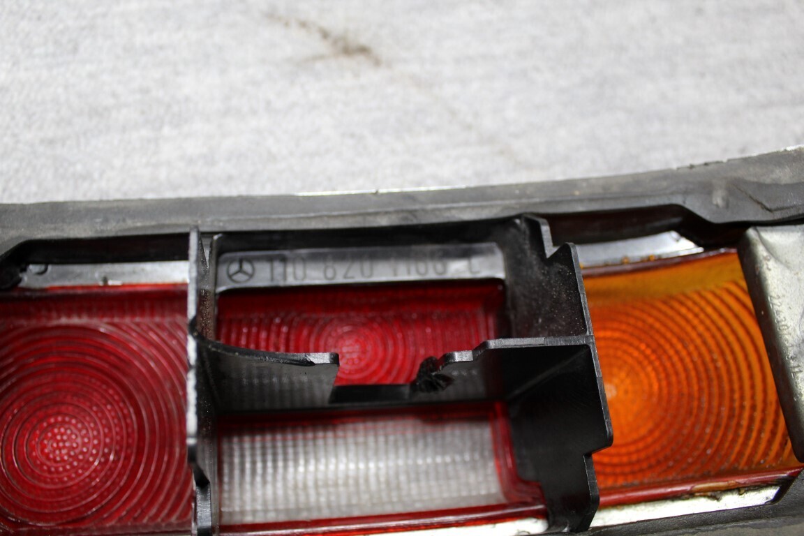 Achterlichtframe met glas W110