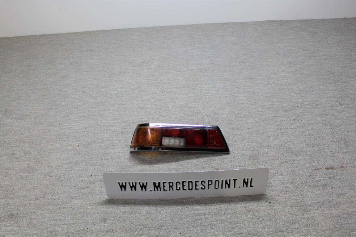 Achterlichtframe met glas W110