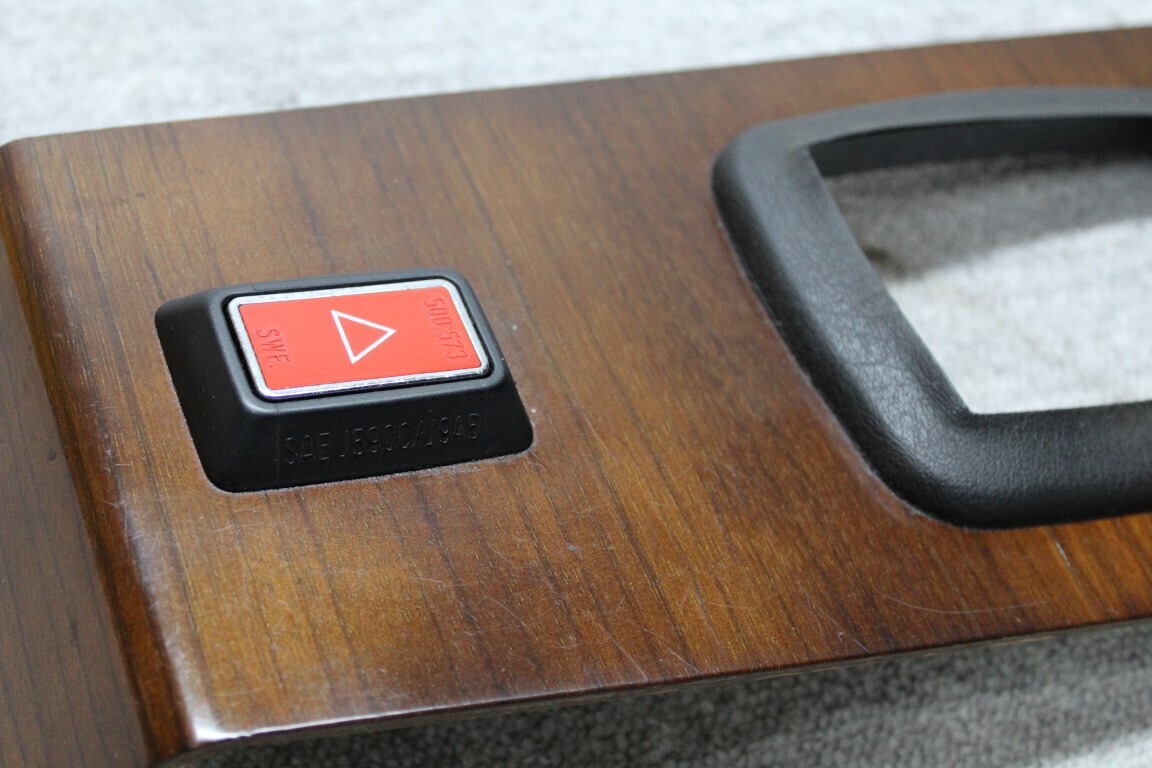 Middenconsole automaat met alarmschakelaar W123